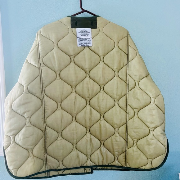 The Frankie Shop Tessie Quilted Jacket - Picture 7 of 9